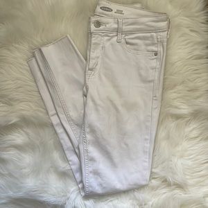 HARDLY USED Old Navy White Rockstars. Size is a 04. Frayed at the bottom.